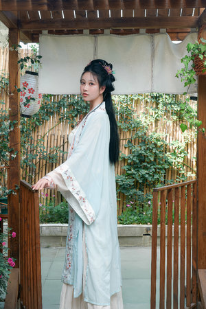 19岁大学生少女免费观看电视剧下载