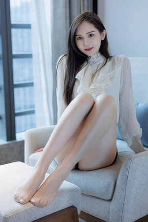 男子酒店双飞两个美女在线